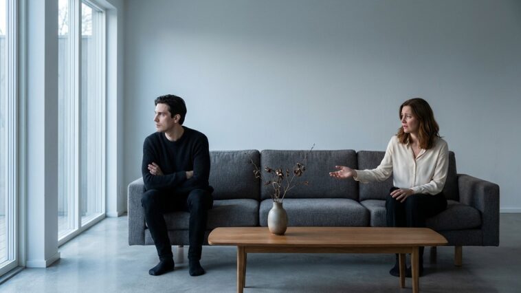 Mon partenaire se ferme dès qu'on discute : stratégies pour briser le mur